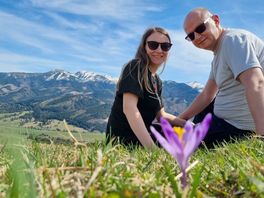 para w górach, romantyczny spacer w górach, wieża widokowa Machy Zuberec