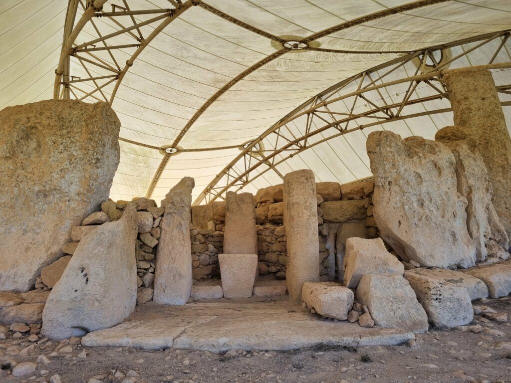 Megalityczne świątynie Hagar Qim – jedna z najważniejszych atrakcji historycznych na Malcie.