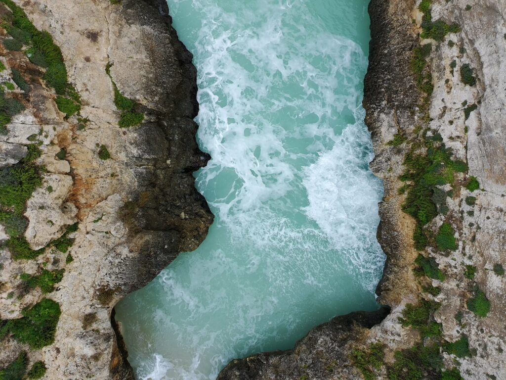 Wied il-Ghasri ukryty fiord na Gozo idealny na snorkeling i kąpiel