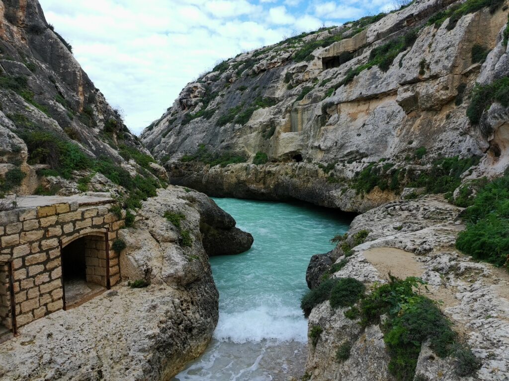 Wied il-Ghasri na Gozo – śródziemnomorski fiord widziany z wysokich klifów