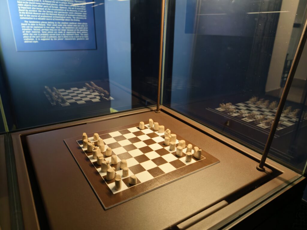Szachownica jako eksponat w Muzeum Zamkowym w Sandomierzu.