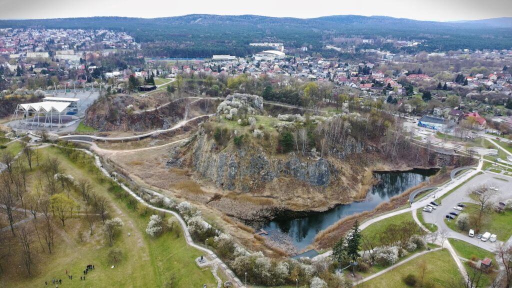 Rezerwat Kadzielnia w Kielcach z lotu ptaka