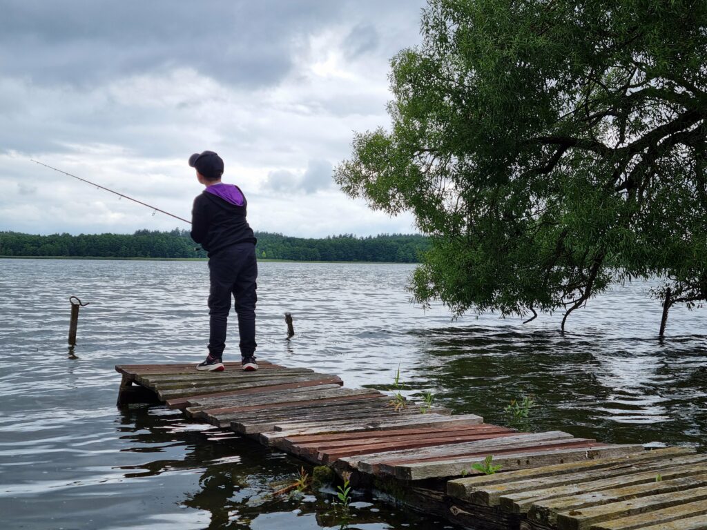 Wędkowanie z pomostu w Kotkowie, Warmia