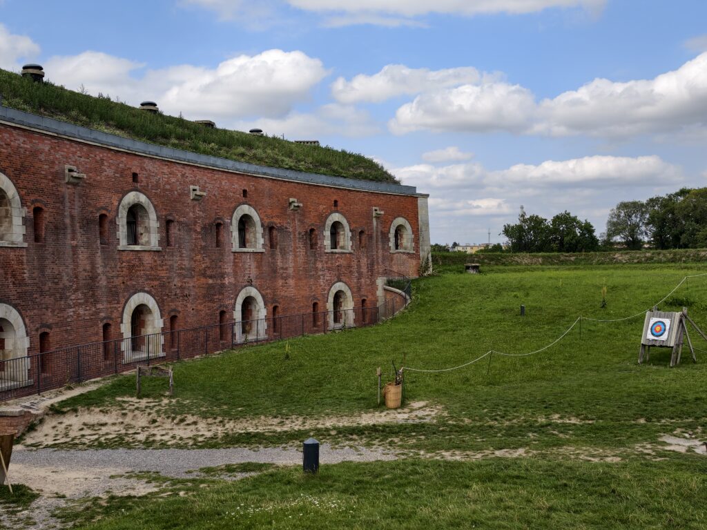 Ceglane umocnienia Bastionu VII w Twierdzy Zamość z polem archeologicznym do łucznictwa”