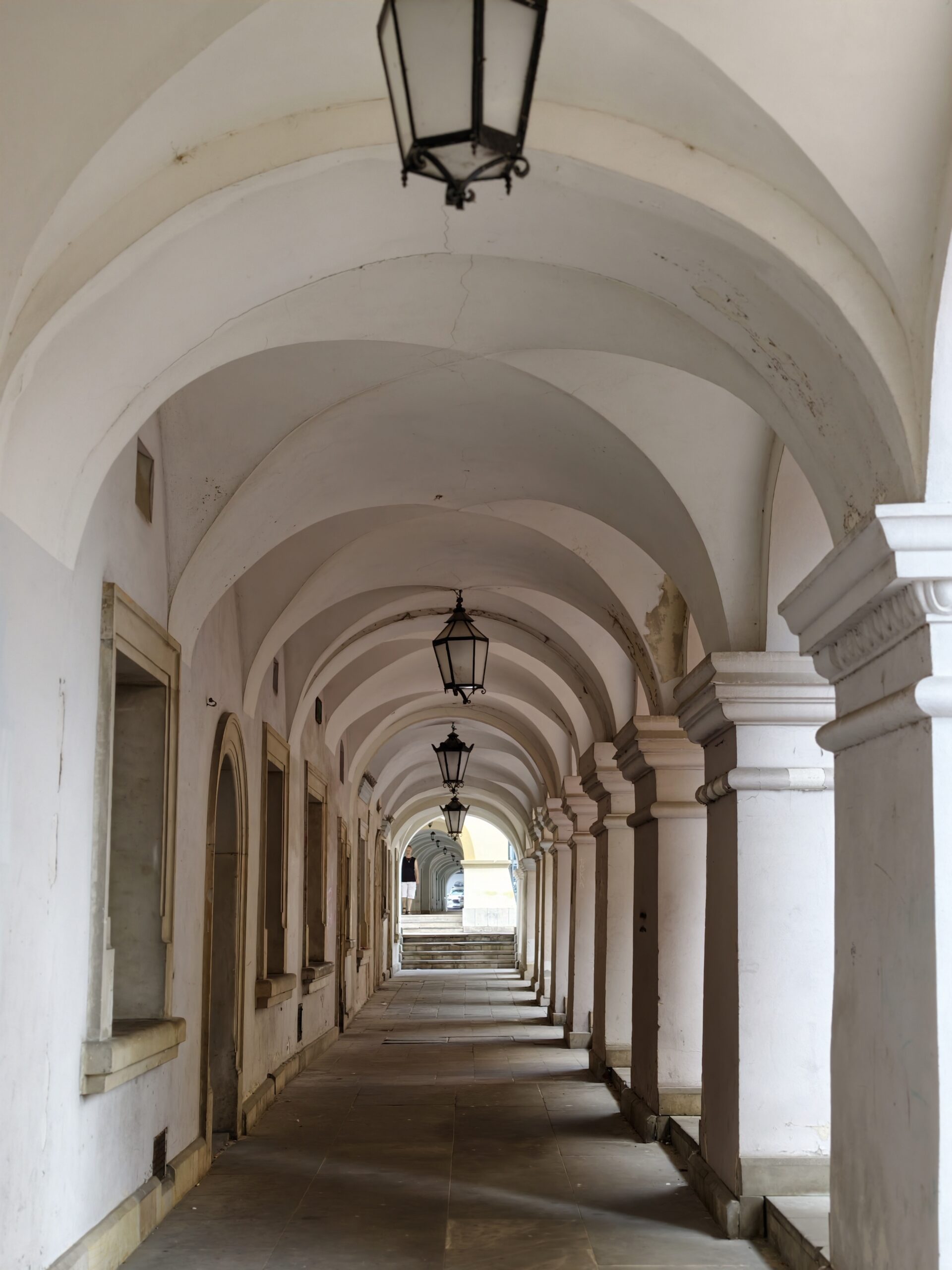 Zabytkowe podcienia z arkadami w Starym Mieście w Zamościu, tzw. mieście arkad